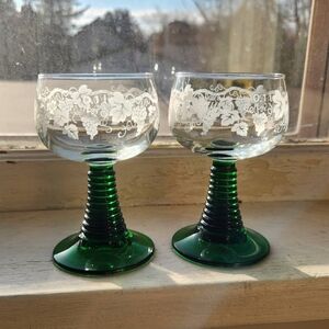 2 Vtg. Roemer Green Beehive Stem Wine Glasses Goblet Etched Grapes 0.1L - France